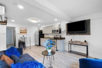 1850 NW 92nd St-Unit -A in Miami, FL - Building Photo - Building Photo