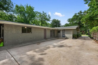 1706 Palma Plaza in Austin, TX - Building Photo - Building Photo
