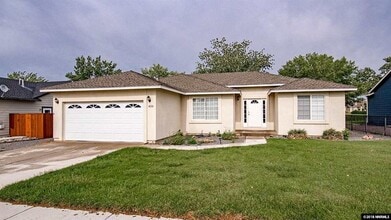 420 Dog Leg Dr in Fernley, NV - Building Photo - Building Photo