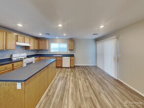 8331 Oppenheimer St in Las Vegas, NV - Building Photo - Building Photo