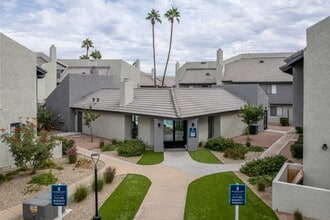 Riverview Townhomes in Mesa, AZ - Foto de edificio - Building Photo