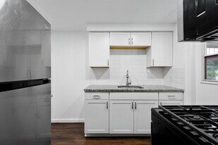 58 Wenzell Pl in Pittsburgh, PA - Building Photo