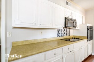 4560 Parkwood Rd in Memphis, TN - Foto de edificio - Building Photo