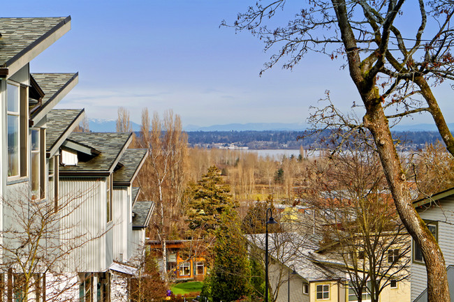 Radford Court in Seattle, WA - Building Photo - Building Photo