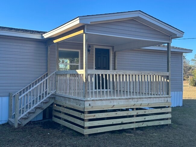 4987 Page Rd in Galivants Ferry, SC - Foto de edificio - Building Photo