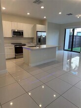 15839 NW 91st Ct in Miami Lakes, FL - Building Photo - Building Photo