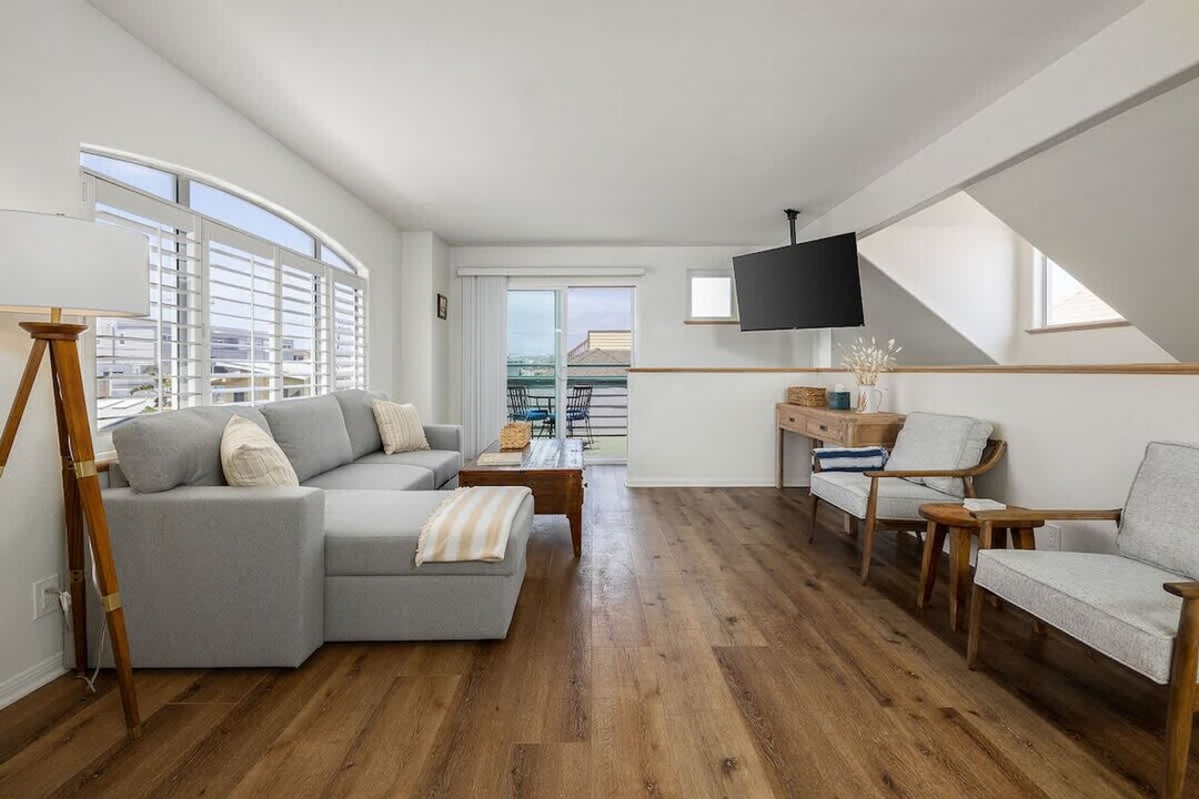 714 Isthmus Ct in San Diego, CA - Building Photo