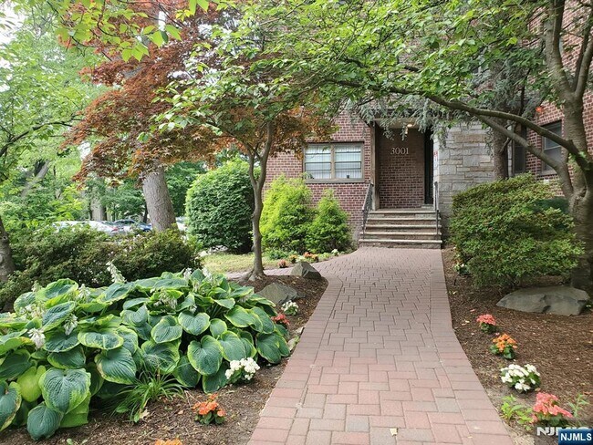 3001 Edwin Ave in Fort Lee, NJ - Building Photo - Building Photo