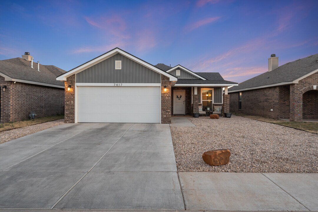 7417 31st St in Lubbock, TX - Building Photo