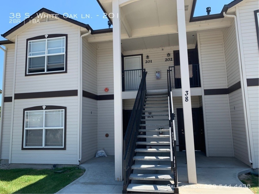 38 S White Oak Ln-Unit -201 in Nampa, ID - Building Photo