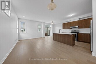 602 Geranium Walk in Ottawa, ON - Building Photo - Building Photo