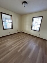 910 N Grand St in Pittsburg, KS - Building Photo - Building Photo