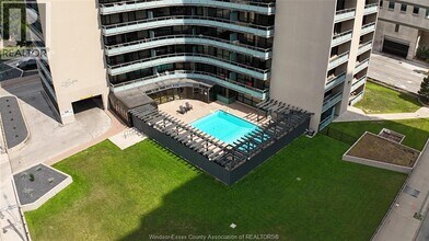111 Riverside Dr E in Windsor, ON - Building Photo - Building Photo