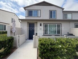 324 Citrine Trl in Fallbrook, CA - Building Photo