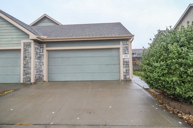 2122 Brooke Bend in Junction City, KS - Building Photo - Building Photo