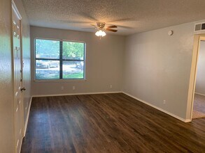 Cedar Ridge Apartments in Georgetown, TX - Building Photo - Interior Photo