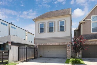 4415 Marina St in Houston, TX - Building Photo - Building Photo