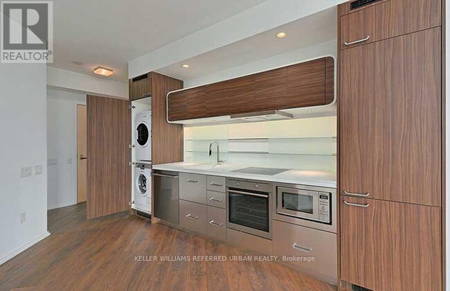 45-3545 Charles St E in Toronto, ON - Building Photo - Building Photo