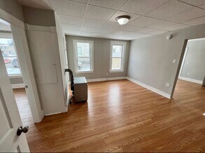 141 Laurel St, Unit 1 in Manchester, NH - Building Photo - Building Photo
