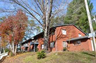 254 N Womack St in Franklin, NC - Foto de edificio - Other