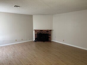 531 Grimsby Ave in Henderson, NV - Building Photo - Building Photo