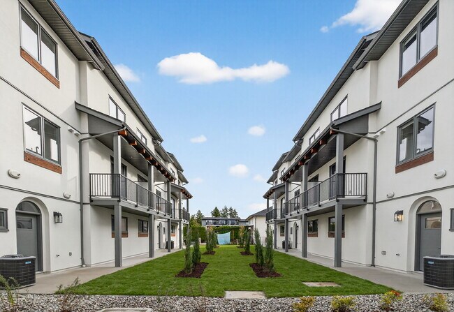 Carlow Townhomes in West Kelowna, BC - Building Photo - Building Photo