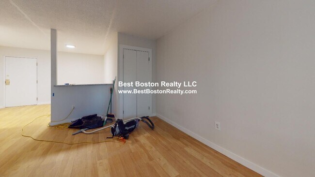 19 Central St, Unit 4 in Somerville, MA - Foto de edificio - Building Photo