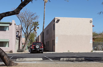 Fry Apartments in Tucson, AZ - Building Photo - Building Photo