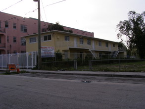 31 Tamiami Corp. in Miami, FL - Building Photo - Building Photo