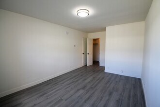 14306 Riverside Dr in Los Angeles, CA - Building Photo - Building Photo