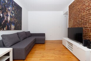 300 E 93rd St, Unit SI ID1032028P in New York, NY - Building Photo