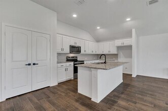 11605 Alpine Springs Dr in Aubrey, TX - Building Photo - Building Photo