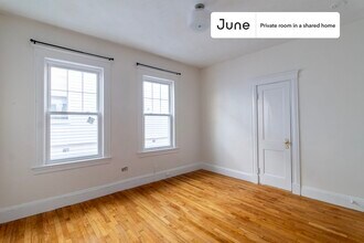 Room in Shared 4 bed/1 bath home in Boston, MA - Building Photo - Building Photo