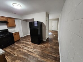 924 Rarig Ave, Unit B in Columbus, OH - Foto de edificio - Building Photo