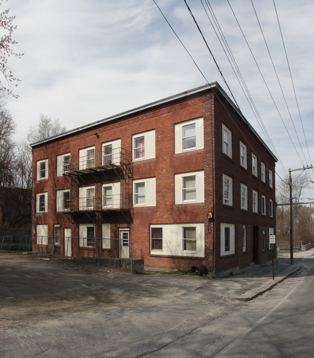 293 Columbus Ave in Pittsfield, MA - Building Photo