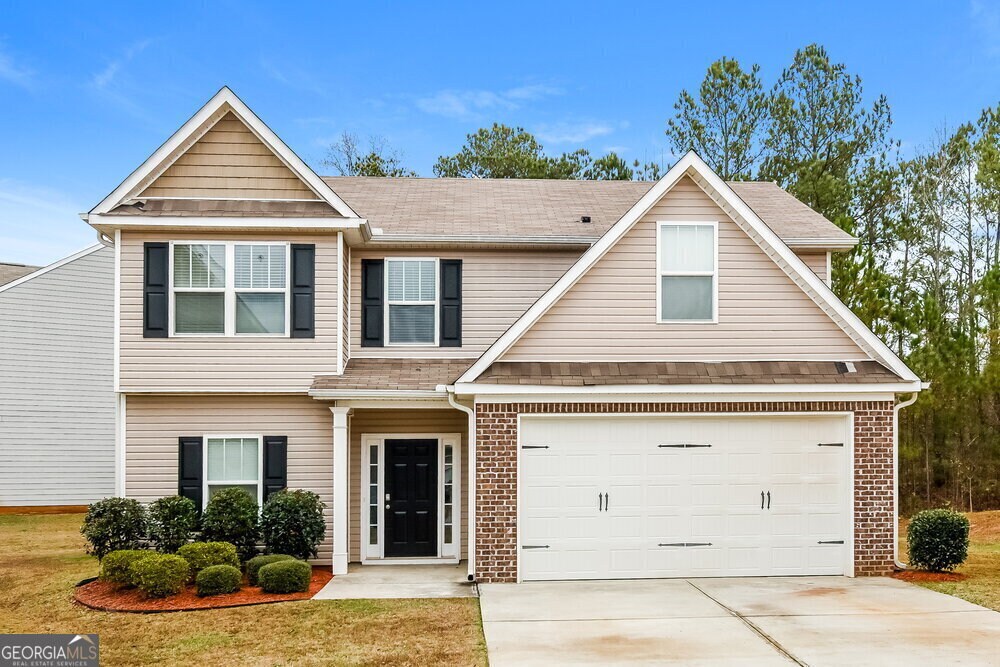 322 Crescent Woode Dr in Dallas, GA - Building Photo