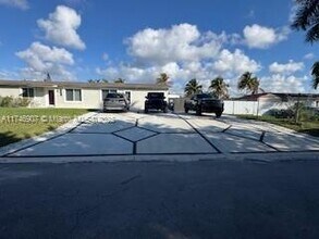 16321 SW 294th St in Homestead, FL - Building Photo - Building Photo