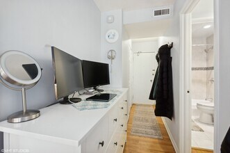 2201 N Cleveland Ave in Chicago, IL - Building Photo - Building Photo