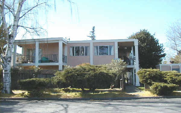 451 Riverside Dr in Napa, CA - Foto de edificio - Building Photo