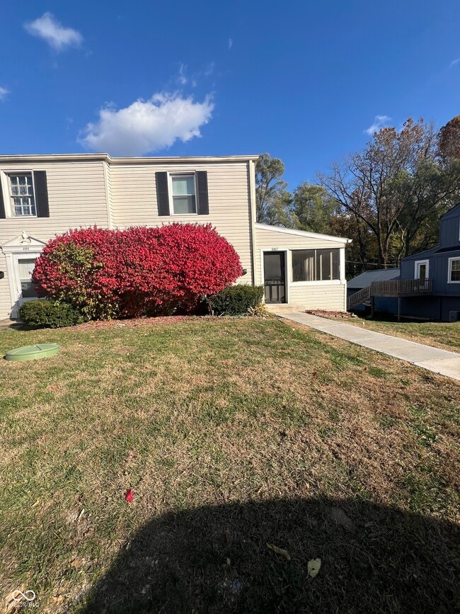 6967 N College Ave in Indianapolis, IN - Building Photo - Building Photo