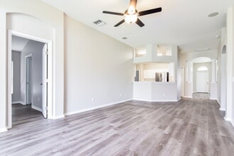 8217 Water Tower Dr in Tampa, FL - Building Photo - Building Photo