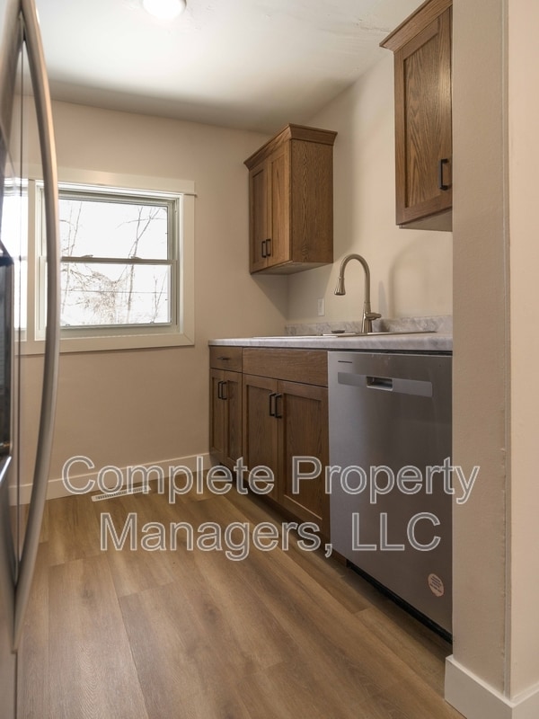 821 Jefferson Ave in Albert Lea, MN - Building Photo - Building Photo