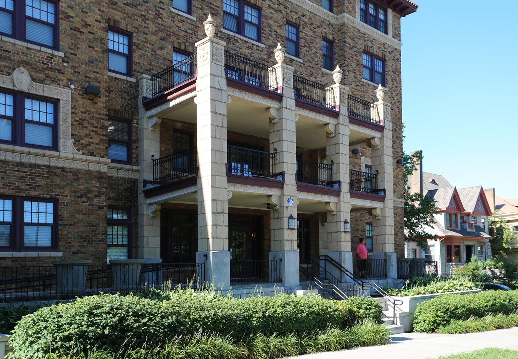 Linda Vista Apartments in Kansas City, MO - Foto de edificio