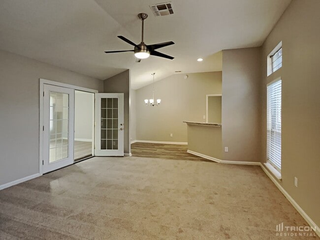 11261 Salt Pond Dr E in Jacksonville, FL - Building Photo - Building Photo