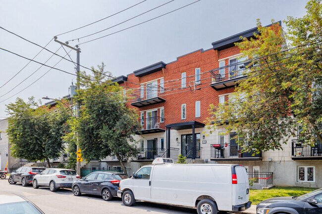 8774 Verville Rue in Montréal, QC - Building Photo - Building Photo