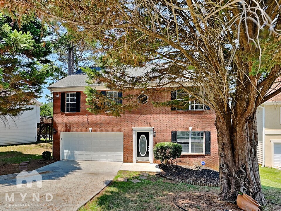 605 Kings Pl in Riverdale, GA - Building Photo