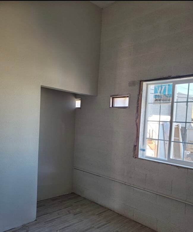 1305 Palm St in Henderson, NV - Building Photo - Building Photo