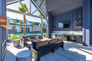 Stone Creek Village in Rancho Cordova, CA - Building Photo