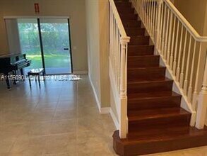 7473 NW 113th Ave in Parkland, FL - Foto de edificio - Building Photo
