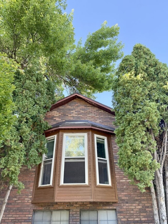 586 4000 S in Ogden, UT - Foto de edificio - Building Photo